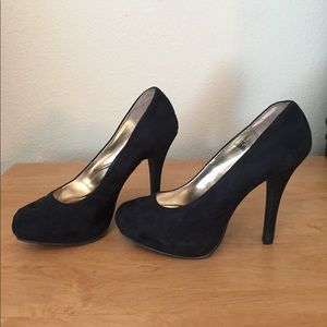 Black Suede Mossimo Pumps - Size 9.5